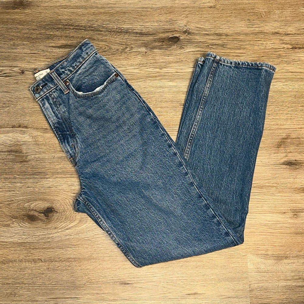 Abercrombie 90s Straight Leg Ultra High Rise Jeans